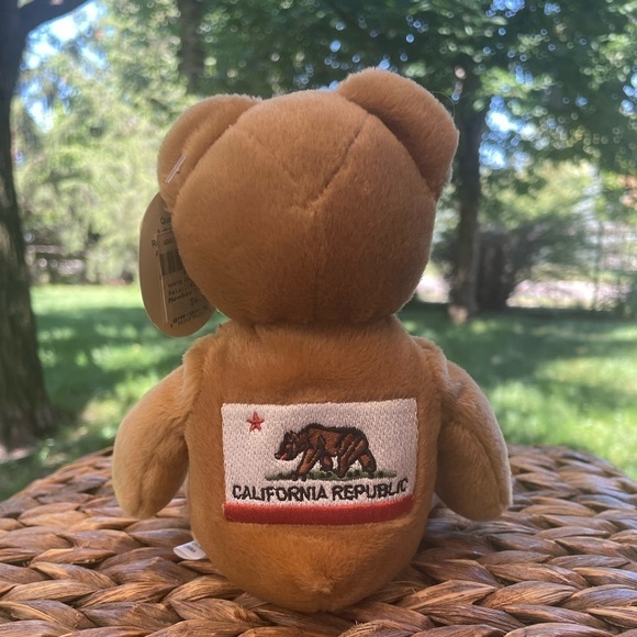 NEW California Vintage 2001 Authentic Collectible Quarter Bear with Flags - Picture 3 of 4